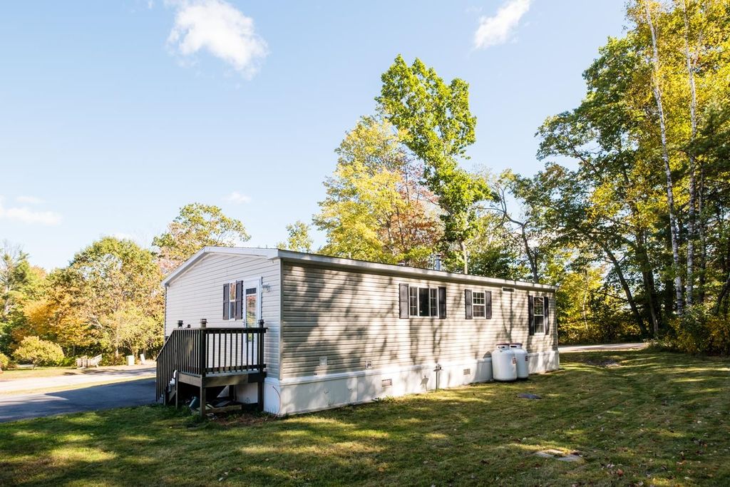 Photo of 2 Cleo Circle, Rochester, NH 03868 (MLS # 5064000)