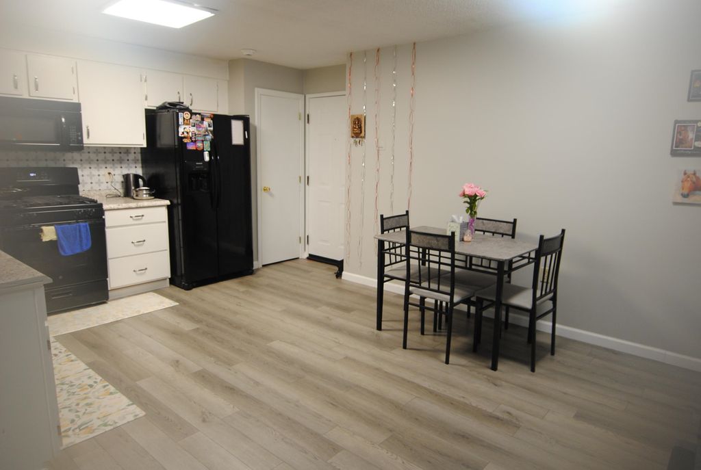 Photo of 3 Knightsbridge Drive #301, Nashua, NH 03063 (MLS # 5077776)