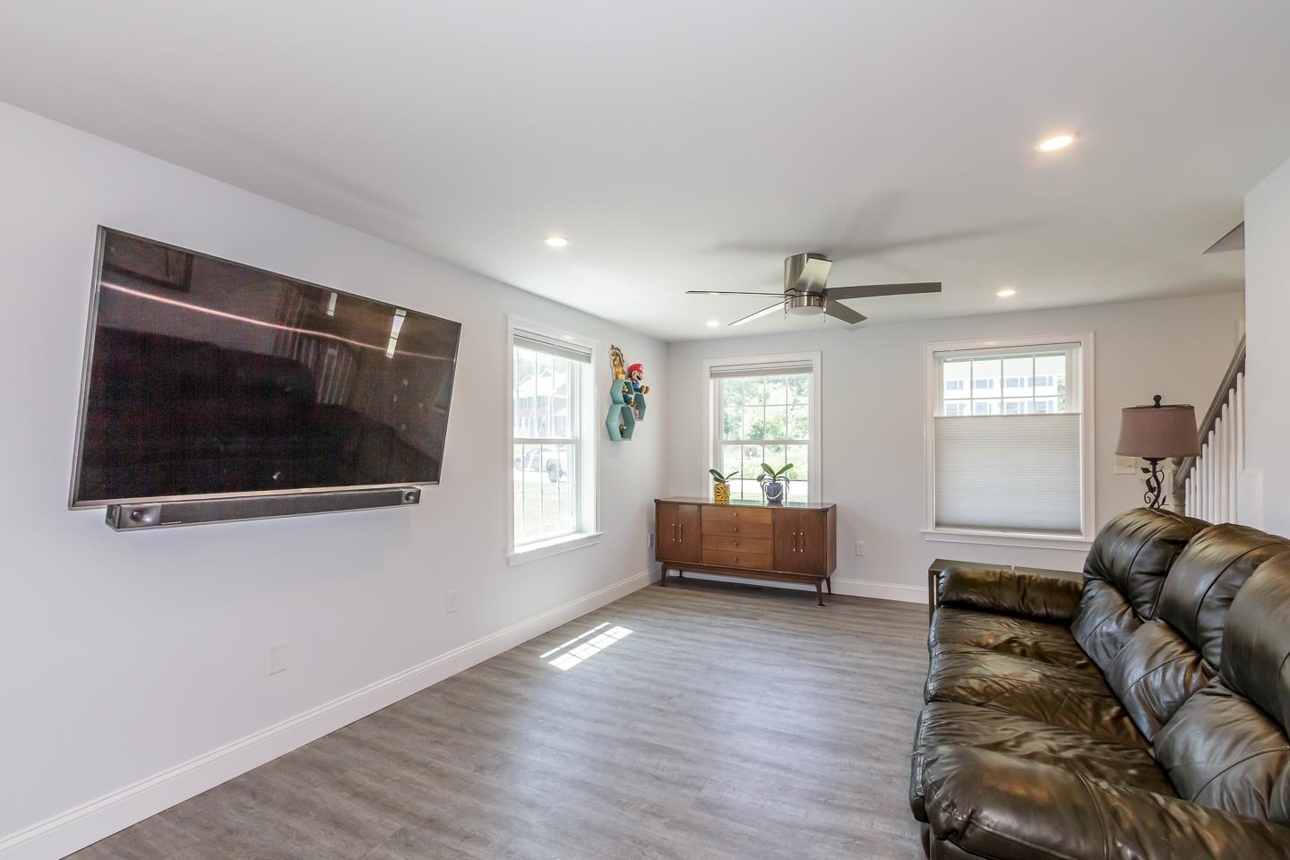 Milford, New Hampshire 03055, United States, 3 Bedrooms Bedrooms, ,3 BathroomsBathrooms,Residential,Pending,158952