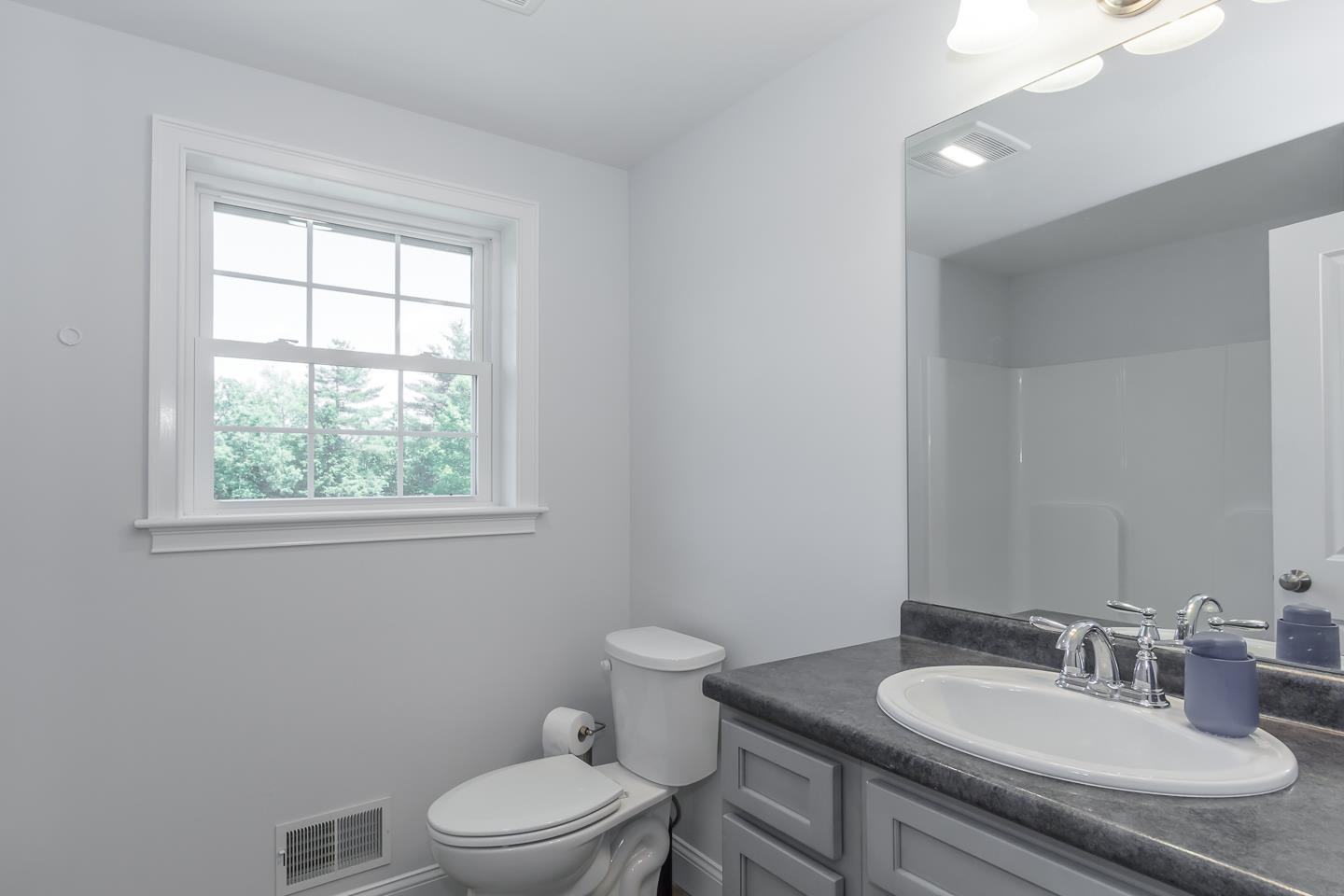 Milford, New Hampshire 03055, United States, 3 Bedrooms Bedrooms, ,3 BathroomsBathrooms,Residential,Pending,158952