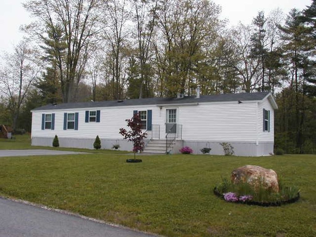 Photo of 6 Adams Street, Epsom, NH 03234 (MLS # 5072268)