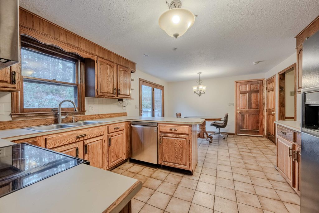 Photo of 25 Misty Lane, Pelham, NH 03076 (MLS # 5069725)