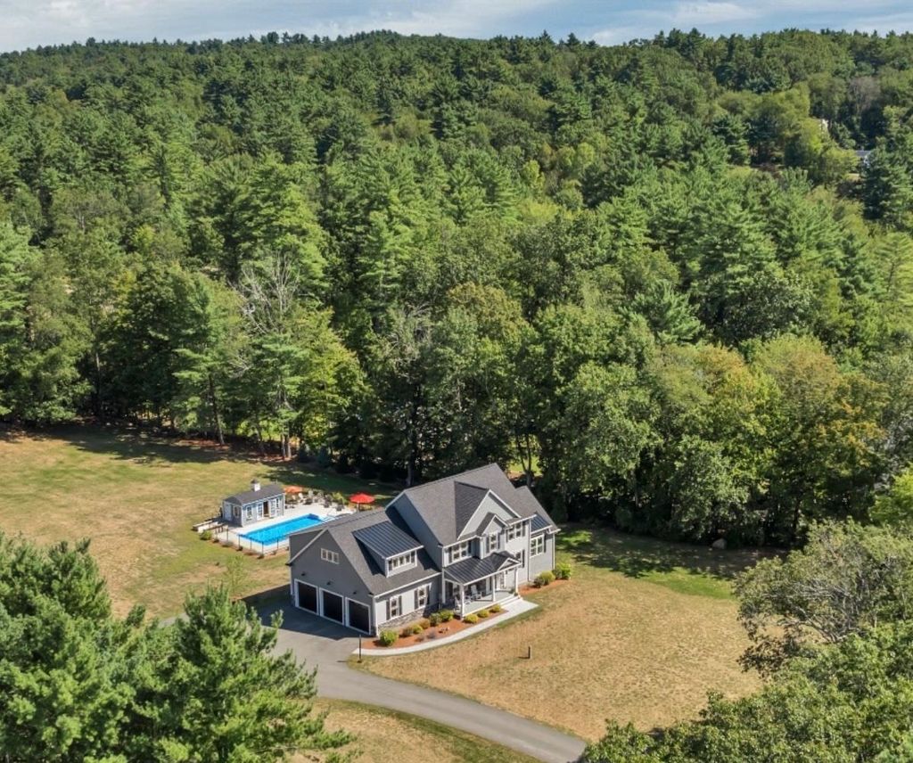 Photo of 99 Hardy Road, Bedford, NH 03110 (MLS # 5089495)