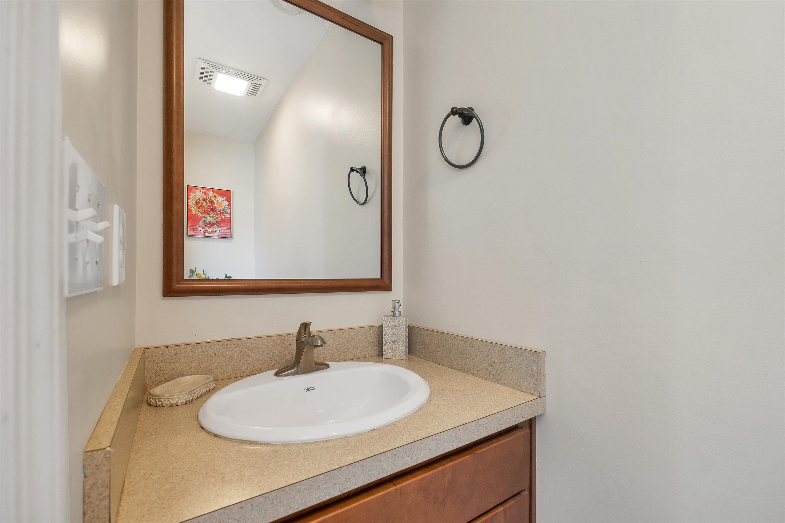 Hartford, Vermont 05001, United States, 3 Bedrooms Bedrooms, ,2 BathroomsBathrooms,Residential,Active,158462