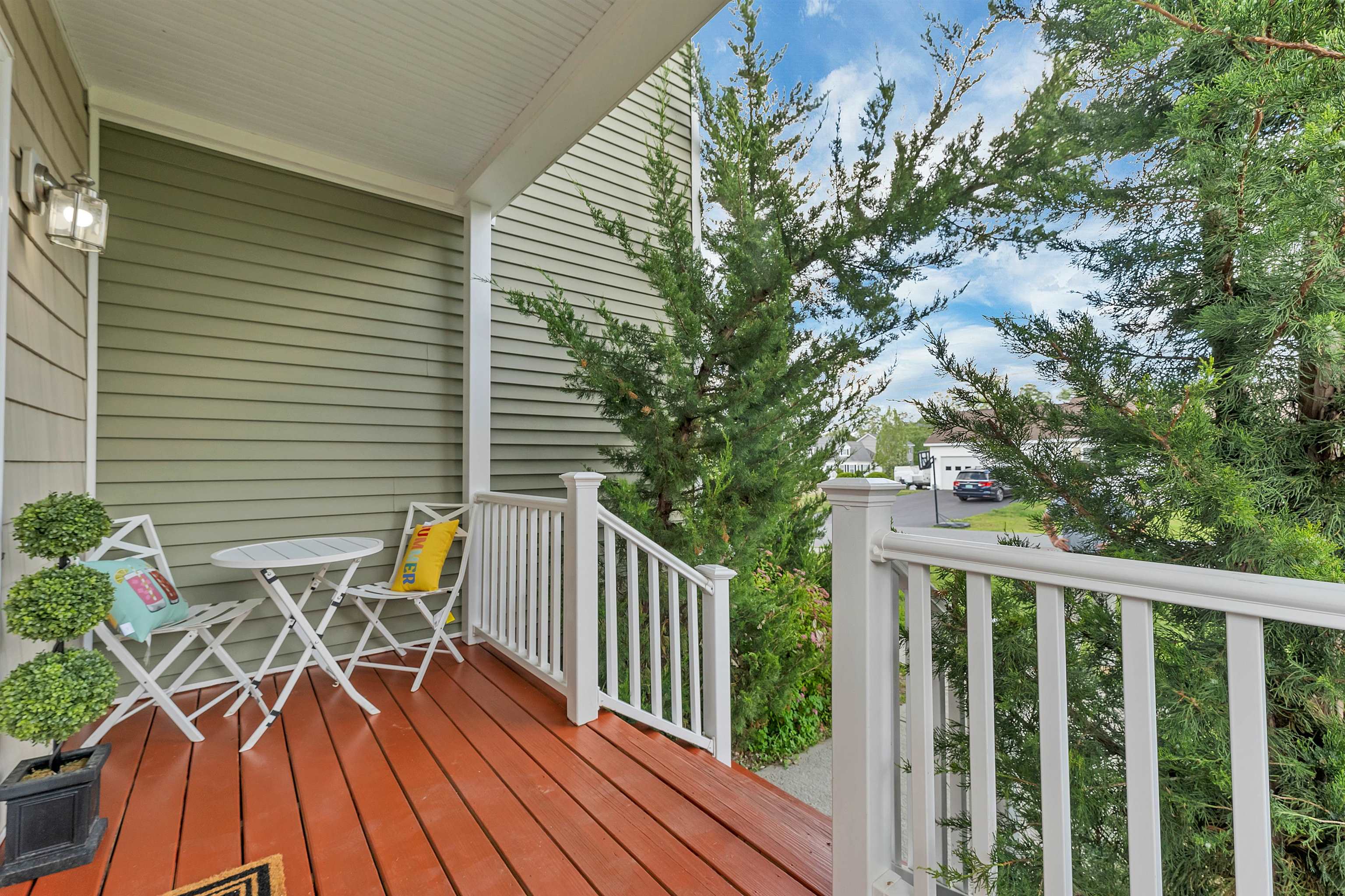 Hartford, Vermont 05001, United States, 3 Bedrooms Bedrooms, ,2 BathroomsBathrooms,Residential,Active,158462