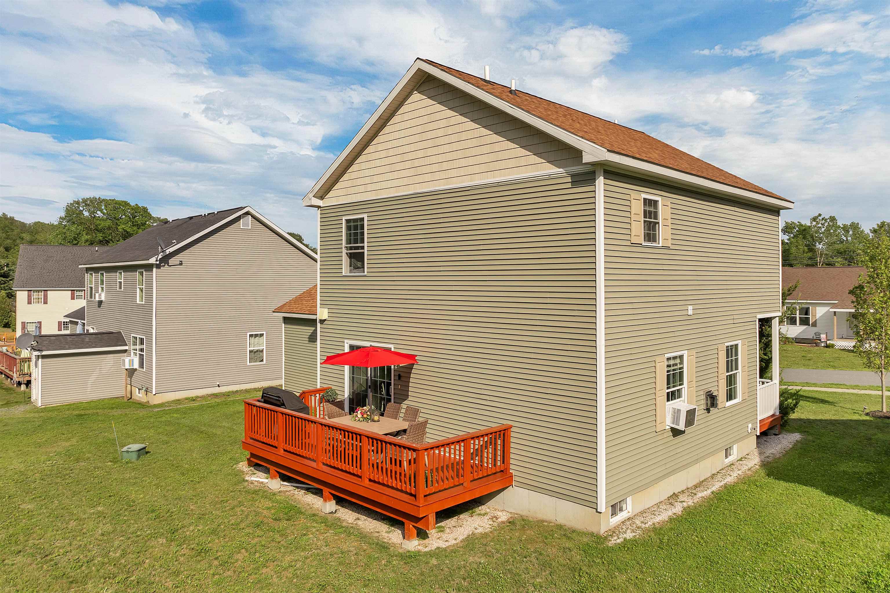 Hartford, Vermont 05001, United States, 3 Bedrooms Bedrooms, ,2 BathroomsBathrooms,Residential,Active,158462