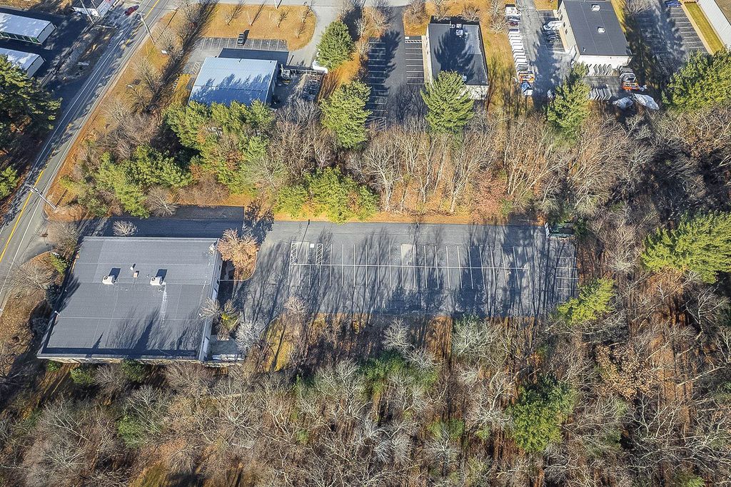 Photo of 94 River Road, Hudson, NH 03051 (MLS # 5074905)