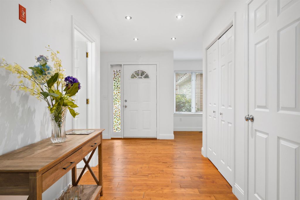 Photo of 5 Chatfield Drive, Nashua, NH 03063 (MLS # 5066273)