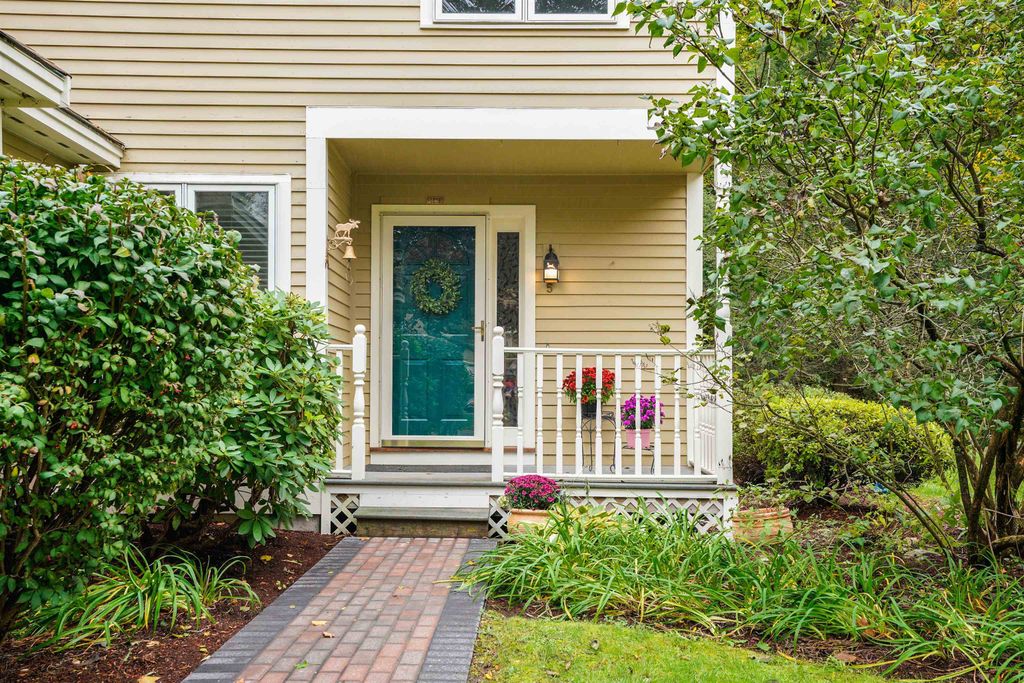 Photo of 5 Chatfield Drive, Nashua, NH 03063 (MLS # 5066273)