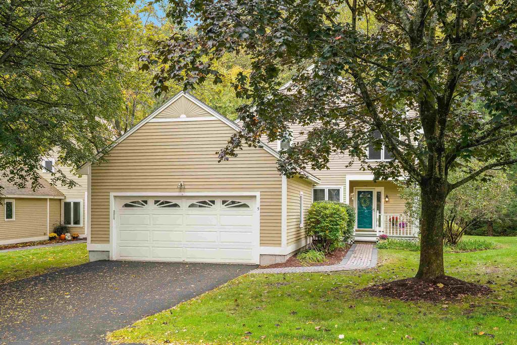 Photo of 5 Chatfield Drive, Nashua, NH 03063 (MLS # 5066273)