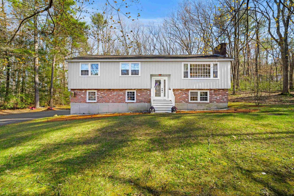 Photo of 6 Newbury Drive, Amherst, NH 03031 (MLS # 5085852)