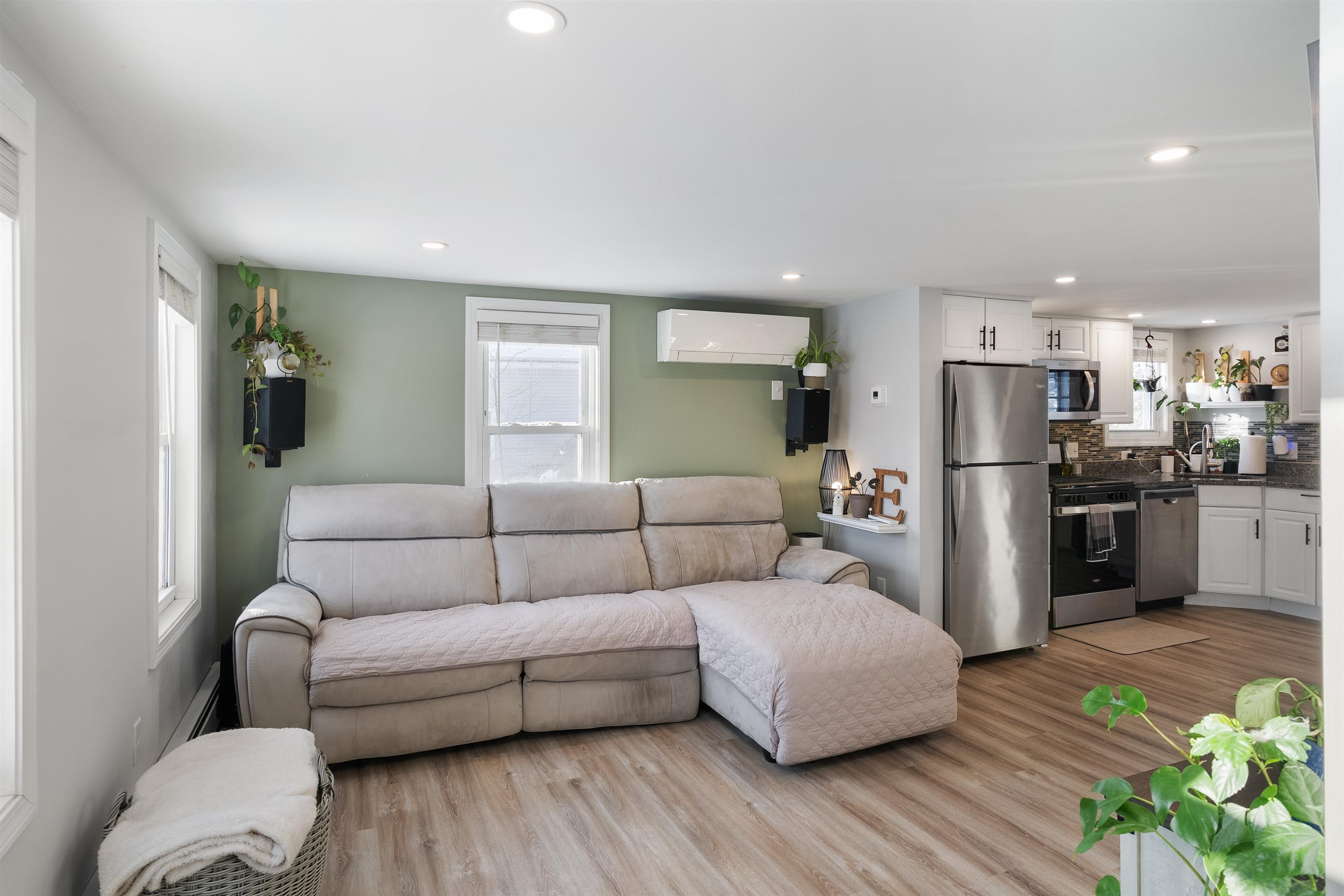 402 Daniel Webster Highway