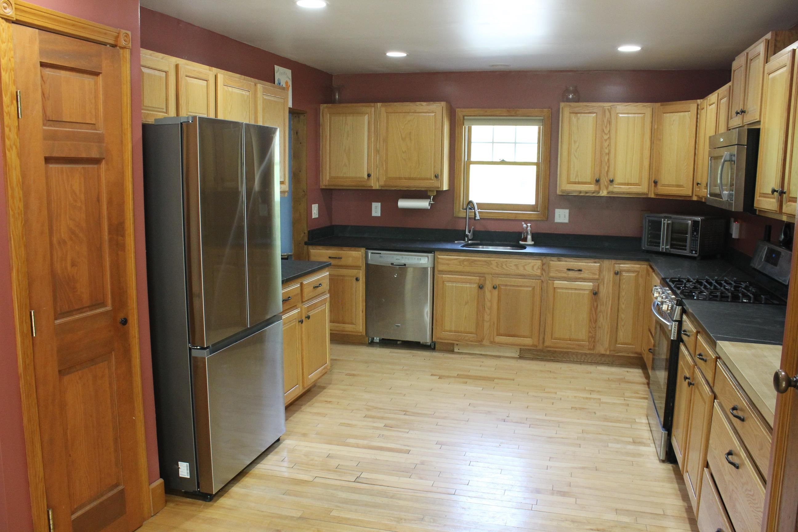 100 Ledge Lane