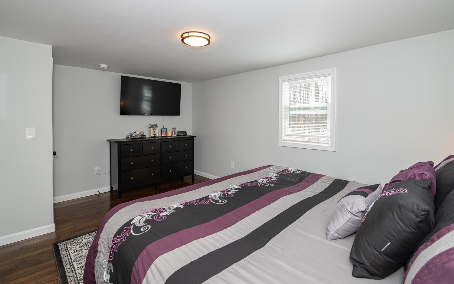 Kingston, New Hampshire 03848, United States, 3 Bedrooms Bedrooms, ,2 BathroomsBathrooms,Residential,Active,176028