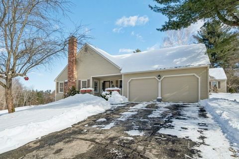 Photo of 22 Atherton Lane, Amherst, NH 03031 (MLS # 5079338)