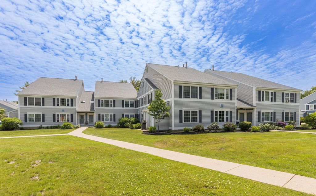 Photo of 703 Springbrook Circle, Portsmouth, NH 03801 (MLS # 5048077)