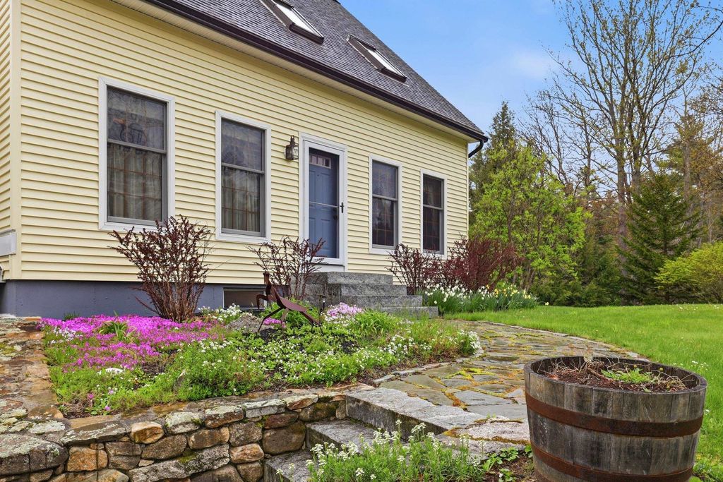 Photo of 35 Turnpike Road, Sharon, NH 03458 (MLS # 5090081)