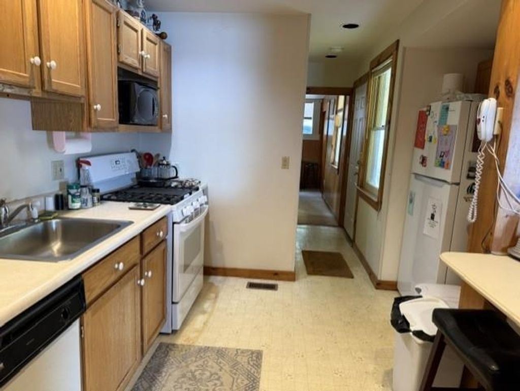 Photo of 3 Clearwater Avenue, Sunapee, NH 03782 (MLS # 5088402)