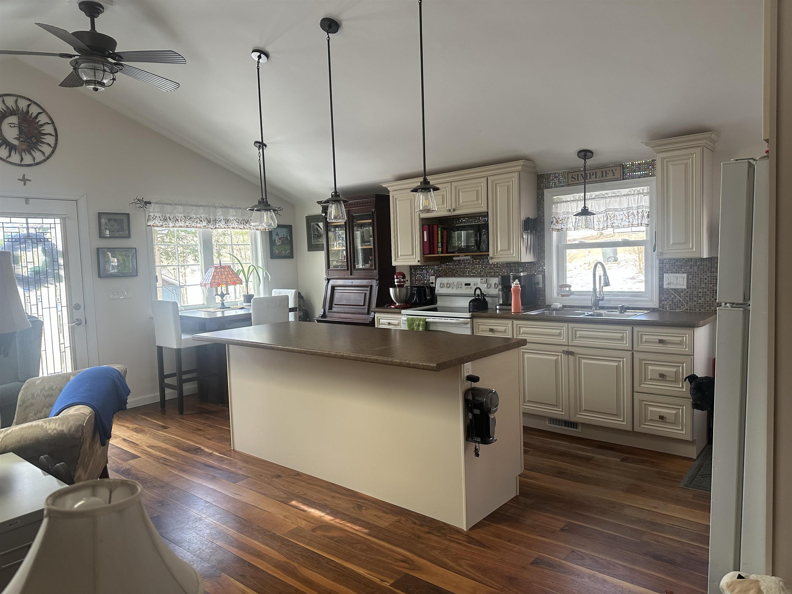 30 Hummingbird Lane