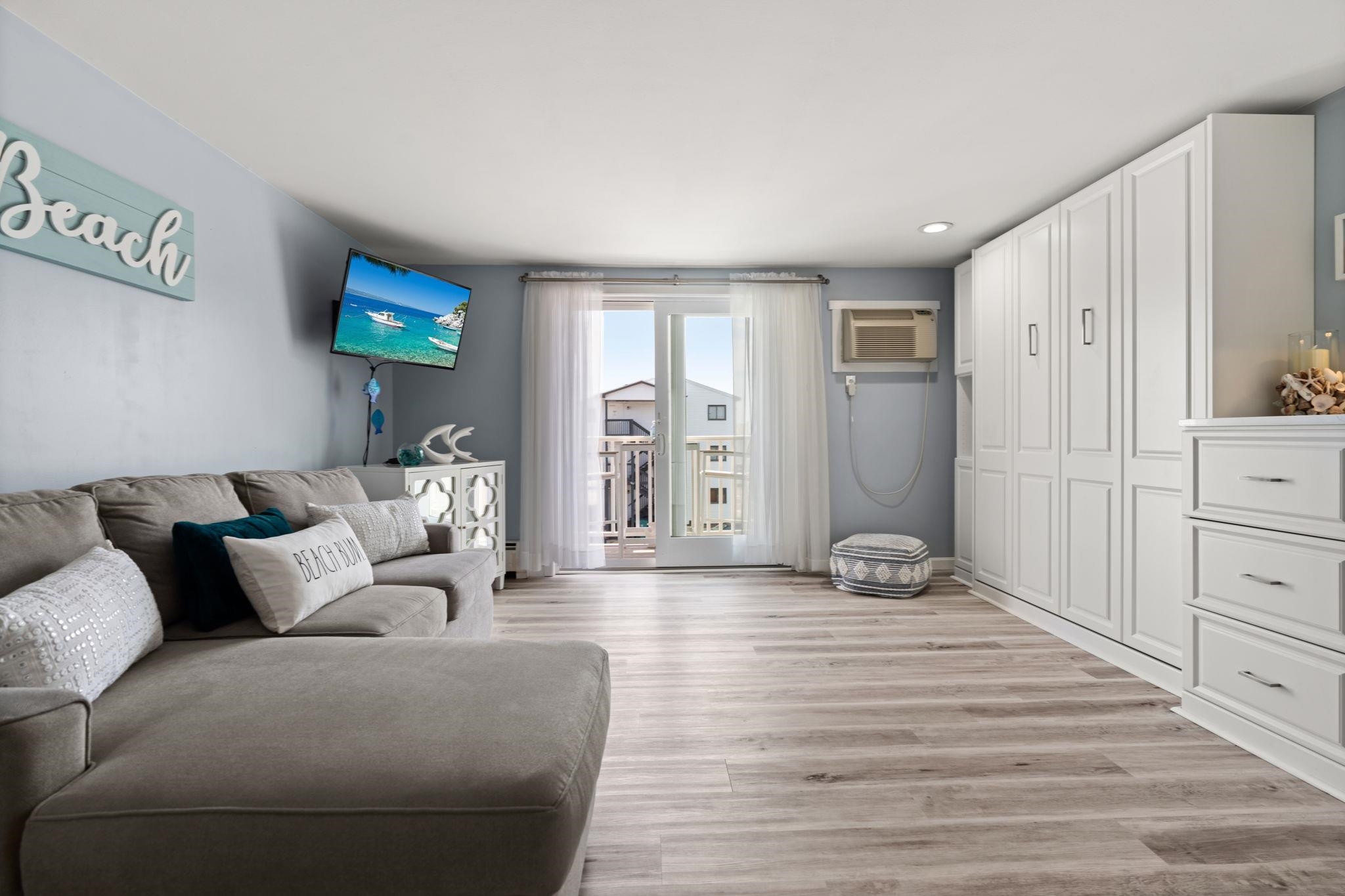 415 Ocean Boulevard 2B