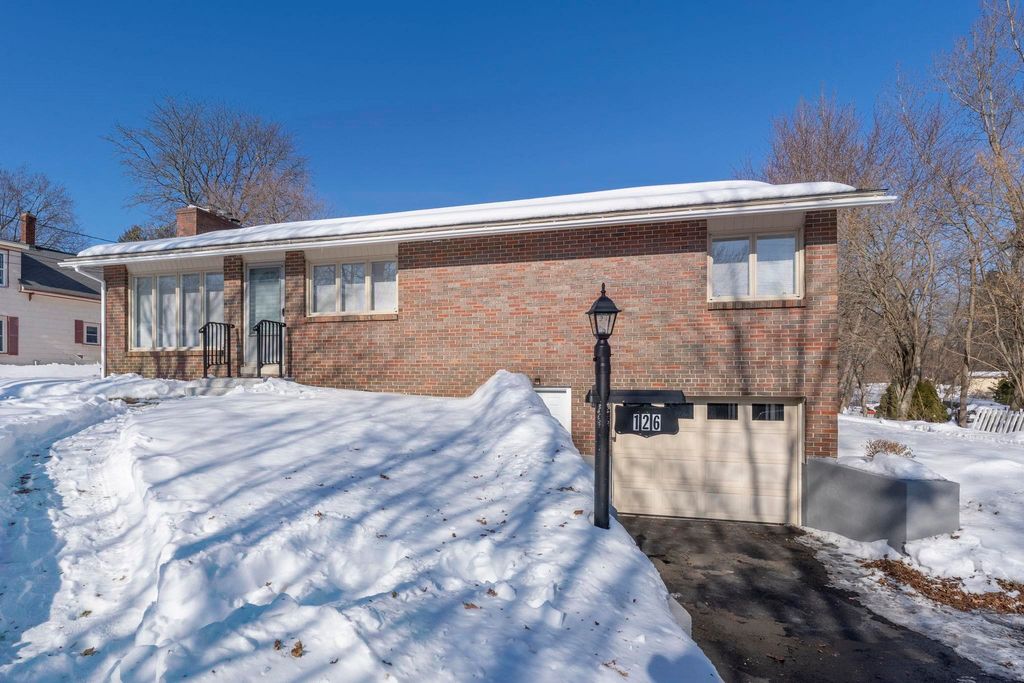 Photo of 126 Cohas Avenue, Manchester, NH 03109 (MLS # 5075852)