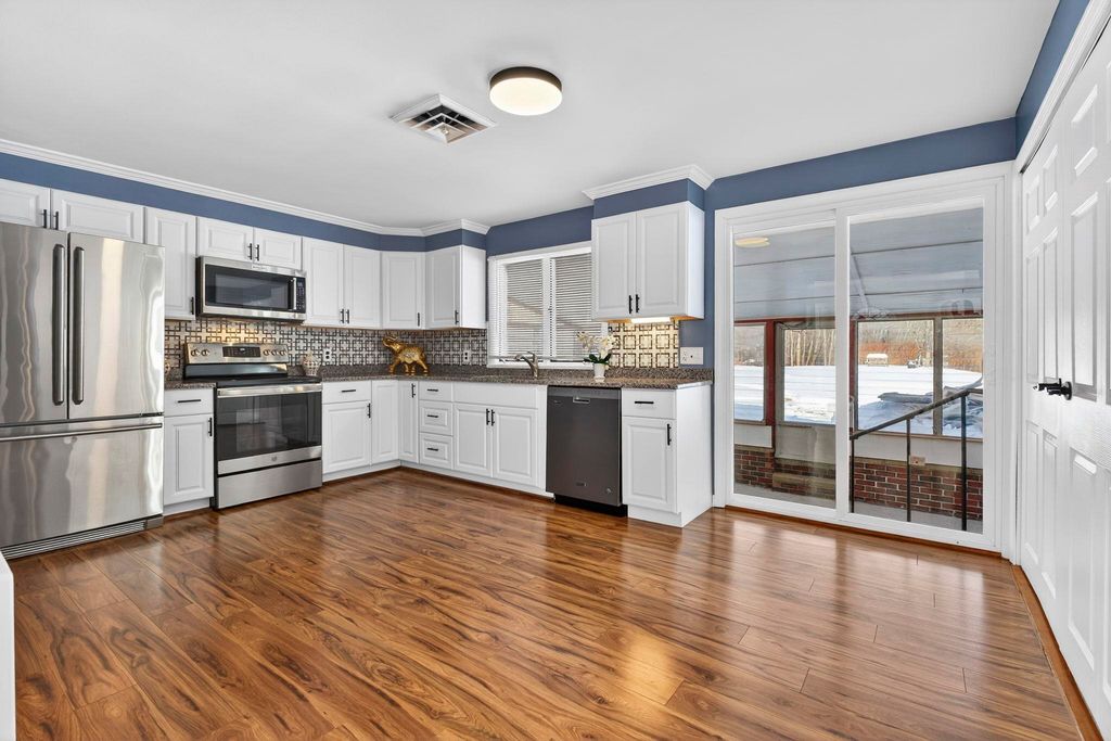 Photo of 126 Cohas Avenue, Manchester, NH 03109 (MLS # 5075852)