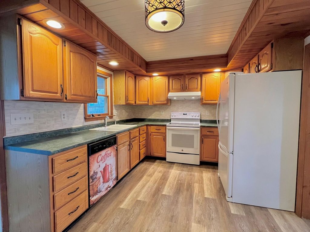 Photo of 11 Amherst Terrace, Nashua, NH 03060 (MLS # 5068908)