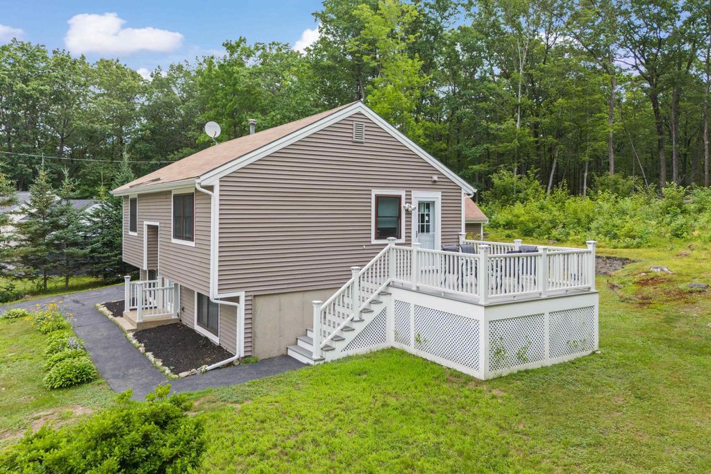 Photo of 10 Howe Street, Allenstown, NH 03275 (MLS # 5052083)