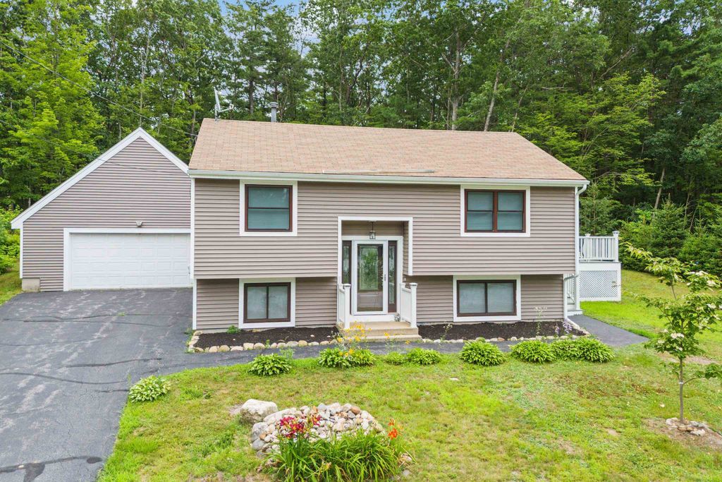 Photo of 10 Howe Street, Allenstown, NH 03275 (MLS # 5052083)
