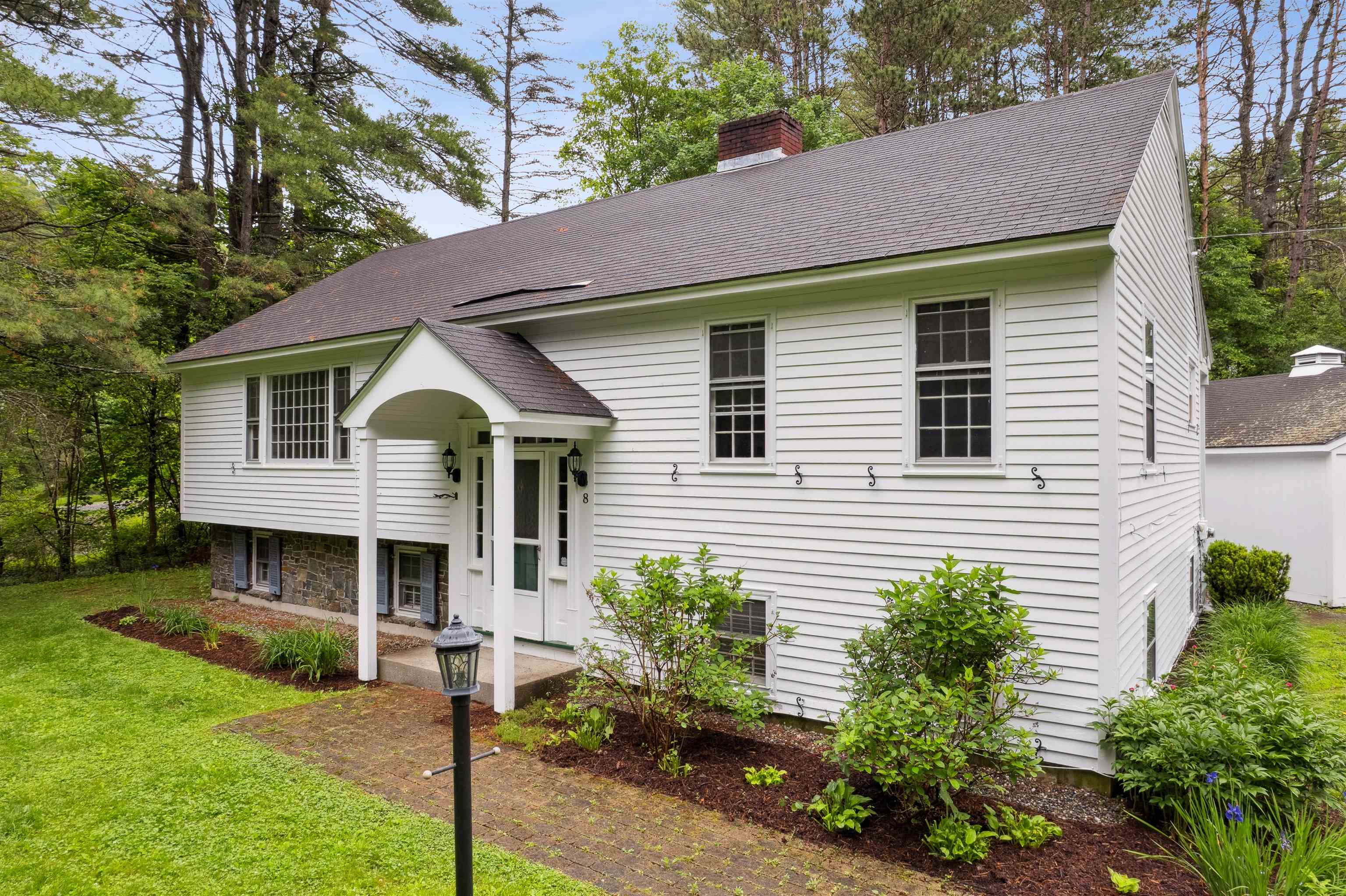 8 Willow Spring Lane