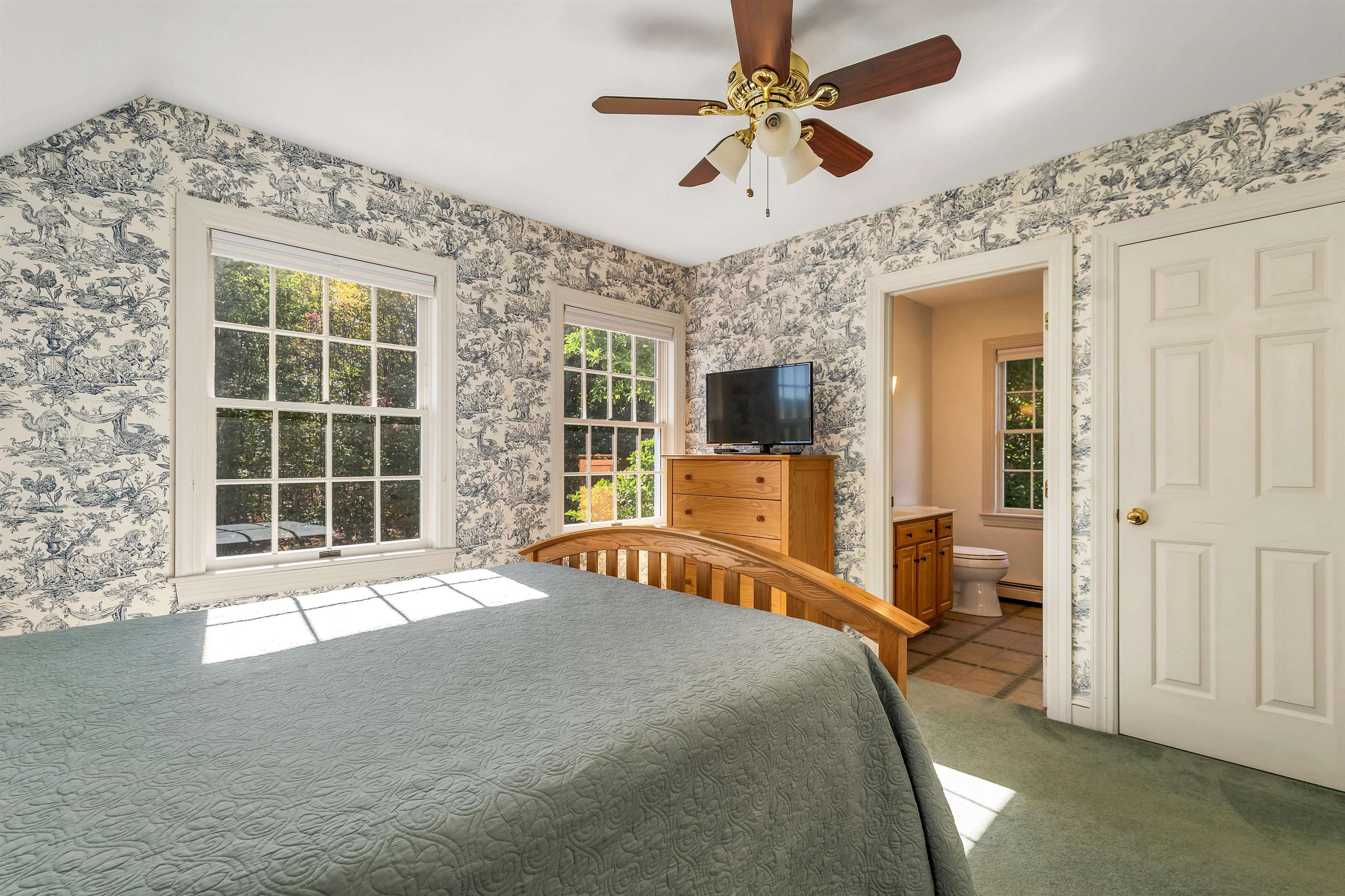 Gilford, New Hampshire 03249, United States, 3 Bedrooms Bedrooms, ,3 BathroomsBathrooms,Residential,Pending,207649