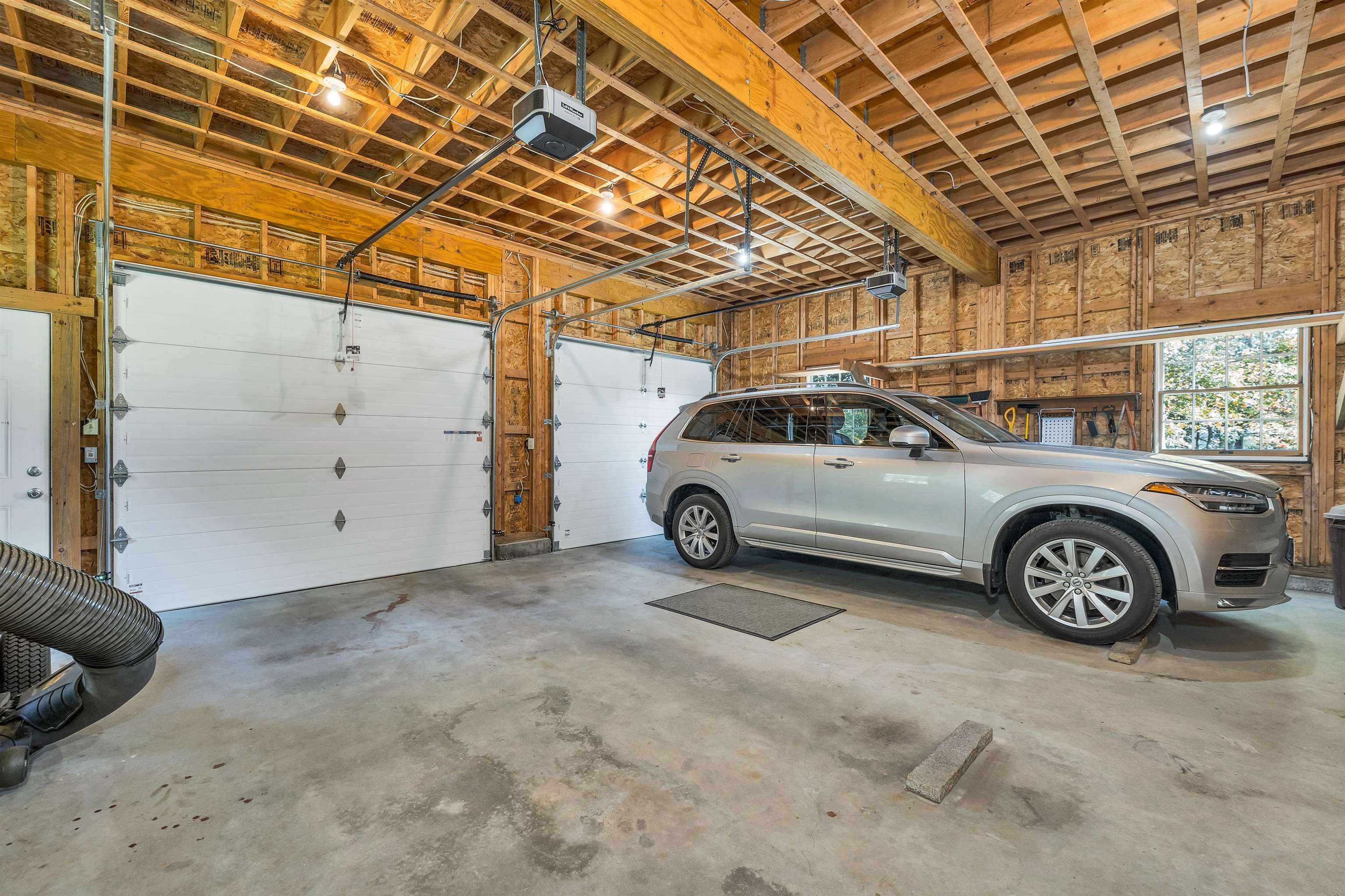 Gilford, New Hampshire 03249, United States, 3 Bedrooms Bedrooms, ,3 BathroomsBathrooms,Residential,Pending,207649