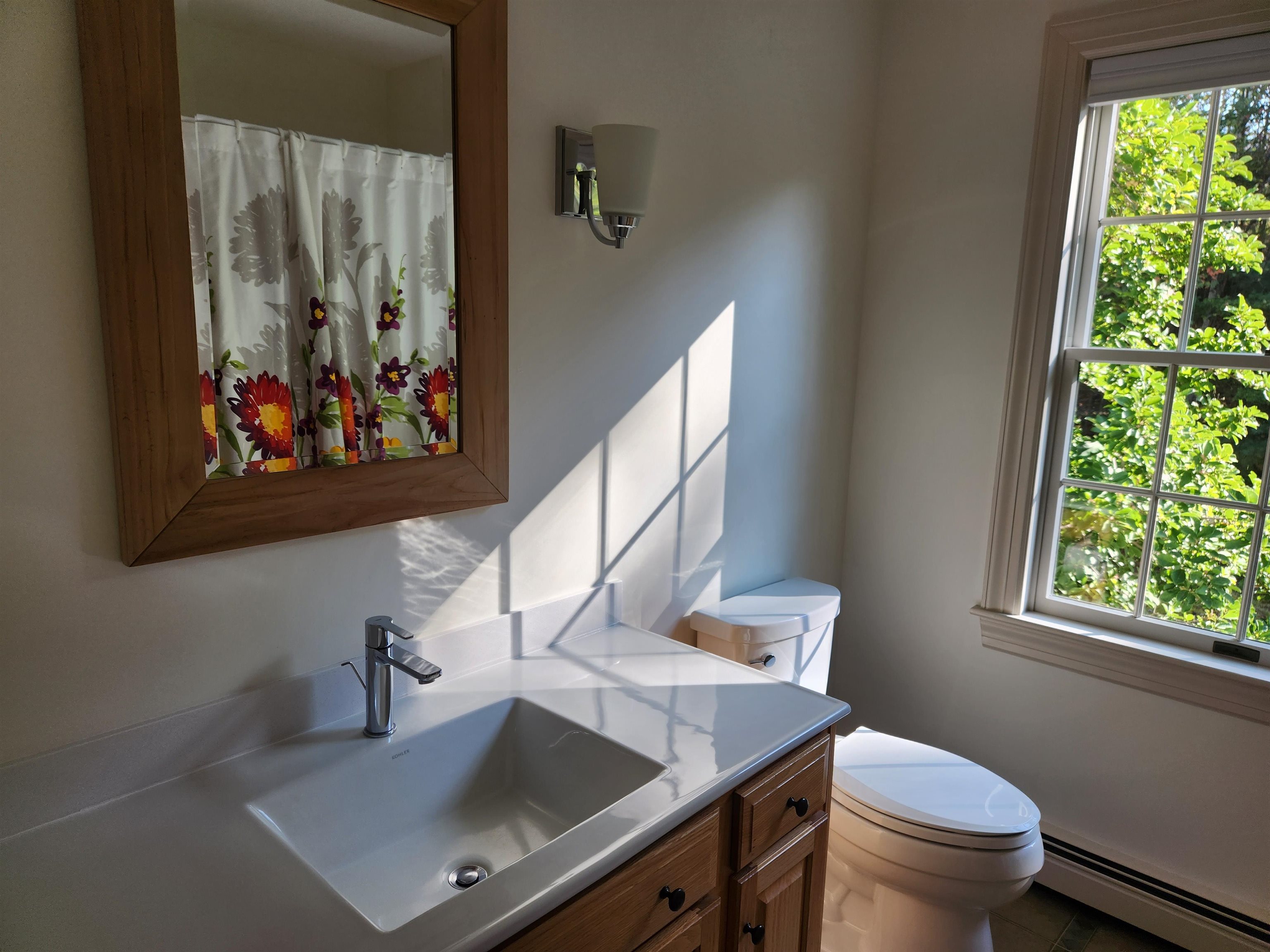 Gilford, New Hampshire 03249, United States, 3 Bedrooms Bedrooms, ,3 BathroomsBathrooms,Residential,Pending,207649