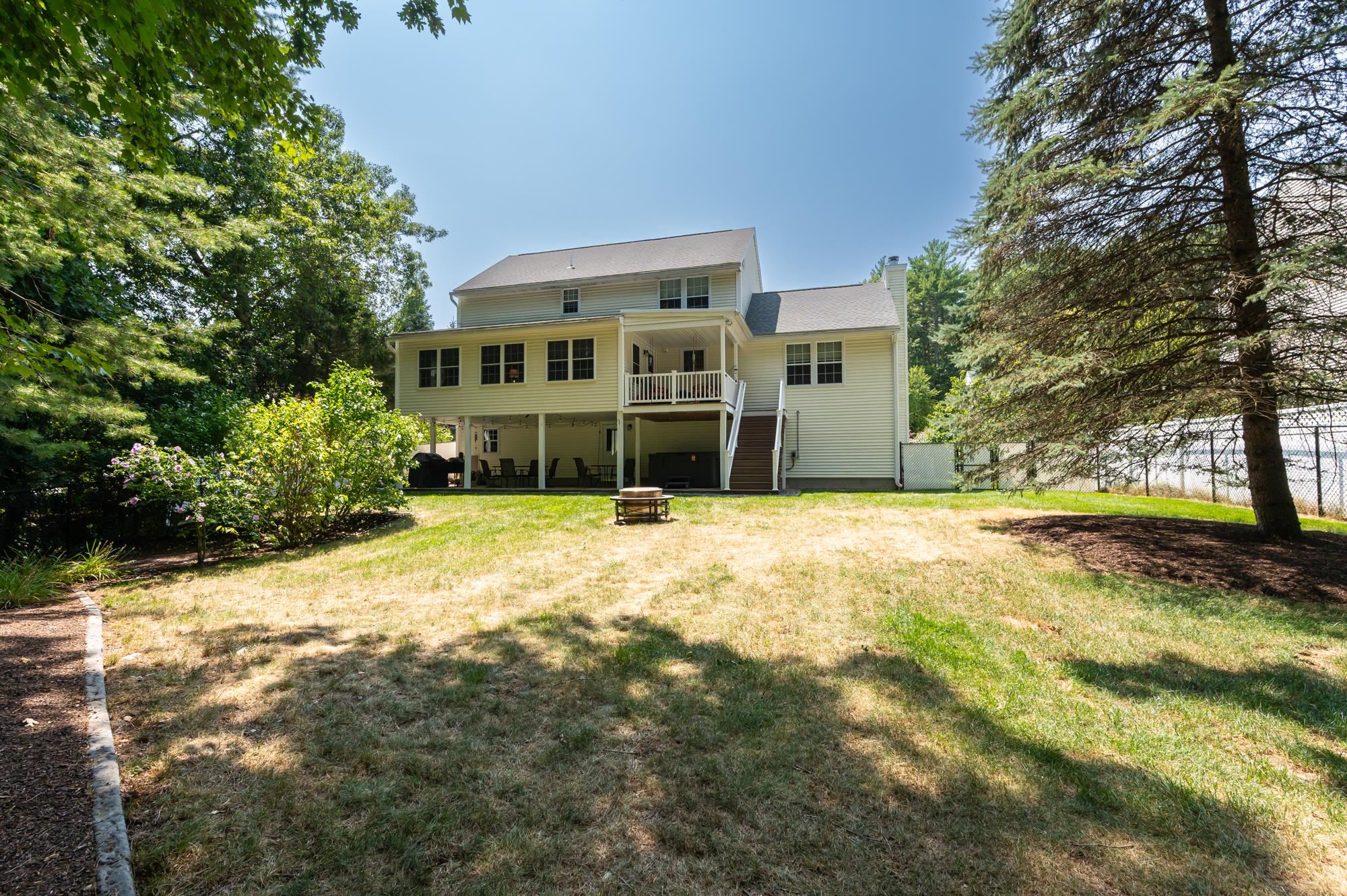 Merrimack, New Hampshire 03054, United States, 3 Bedrooms Bedrooms, ,3 BathroomsBathrooms,Residential,Active,196047
