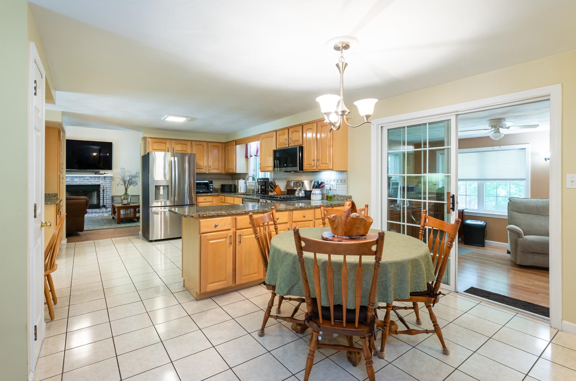 Merrimack, New Hampshire 03054, United States, 3 Bedrooms Bedrooms, ,3 BathroomsBathrooms,Residential,Active,196047