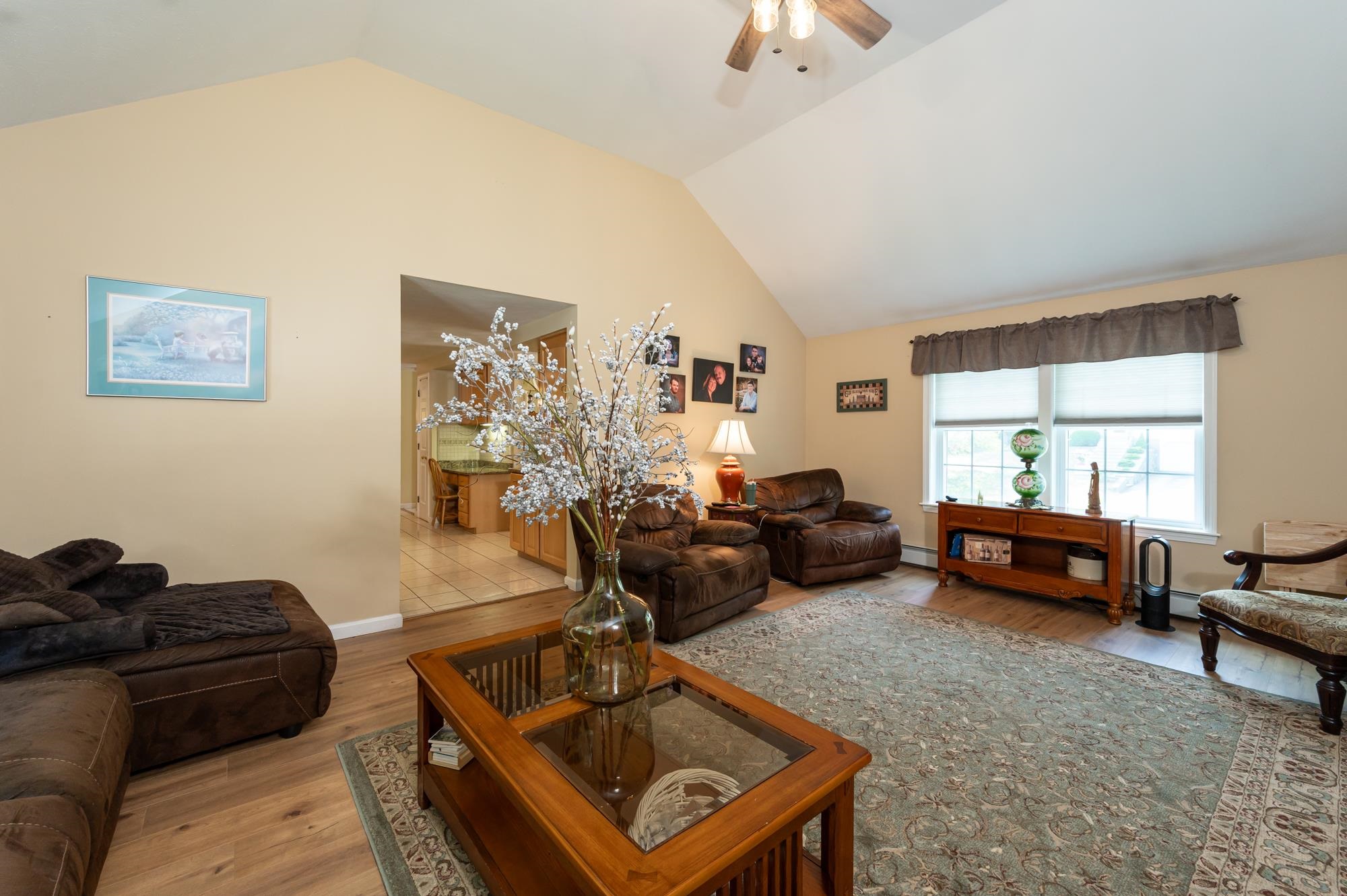 Merrimack, New Hampshire 03054, United States, 3 Bedrooms Bedrooms, ,3 BathroomsBathrooms,Residential,Active,196047