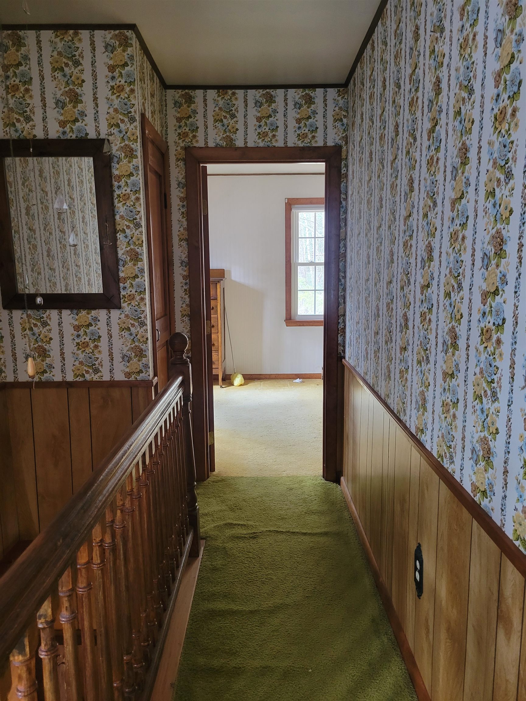 Weare, New Hampshire 03281, United States, 3 Bedrooms Bedrooms, ,1 BathroomBathrooms,Residential,Active,128273