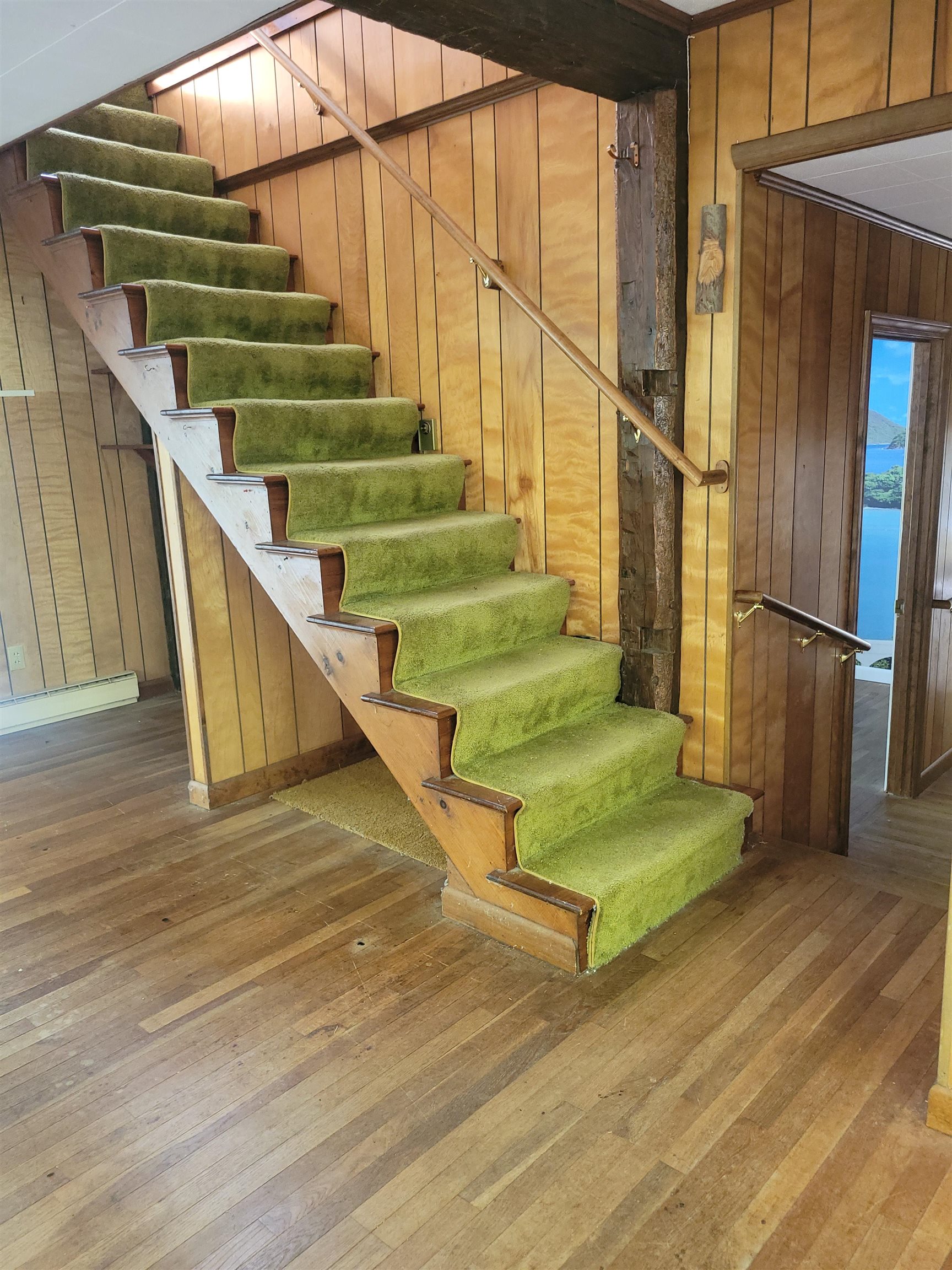 Weare, New Hampshire 03281, United States, 3 Bedrooms Bedrooms, ,1 BathroomBathrooms,Residential,Active,128273