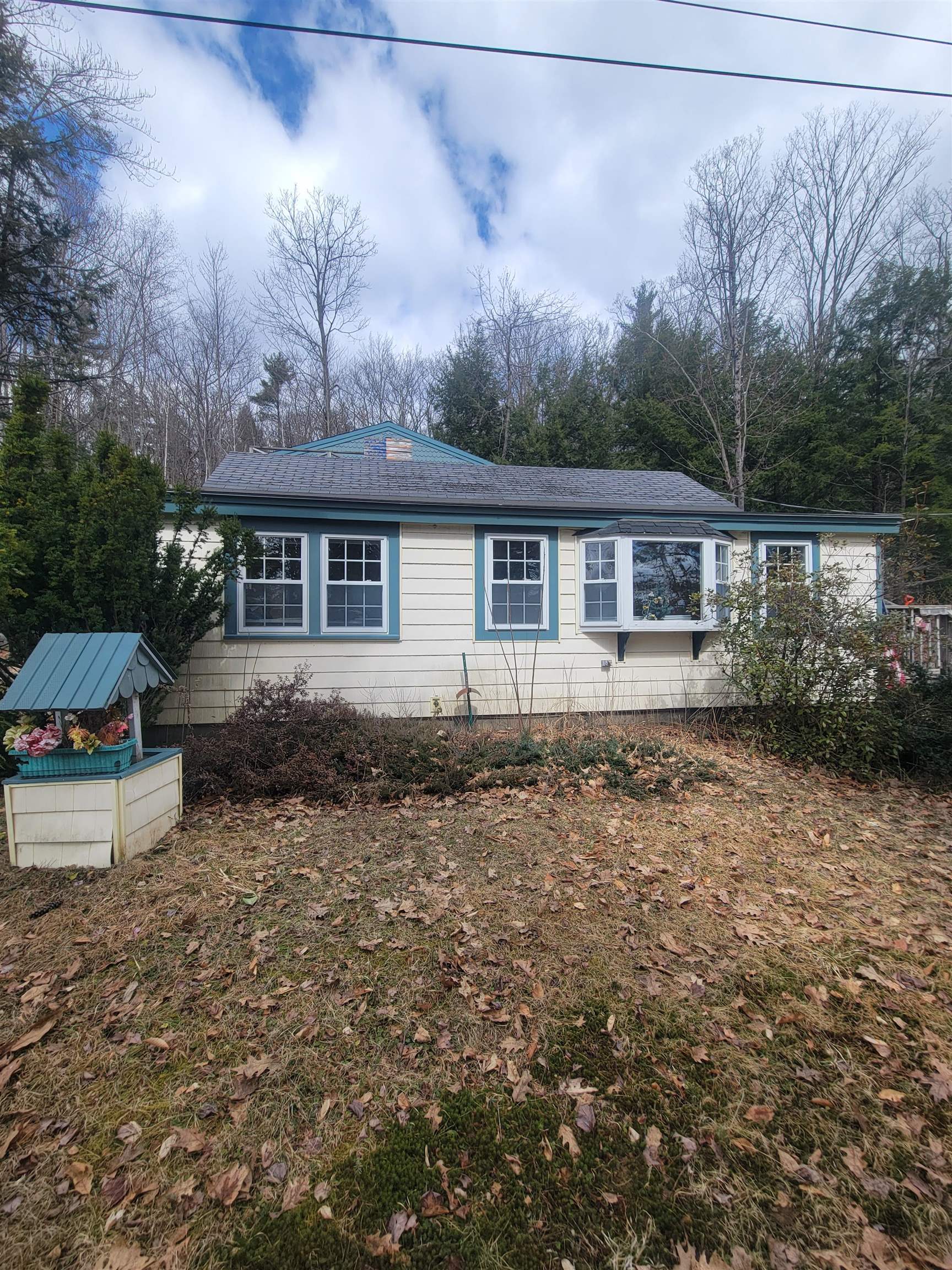 Weare, New Hampshire 03281, United States, 3 Bedrooms Bedrooms, ,1 BathroomBathrooms,Residential,Active,128273