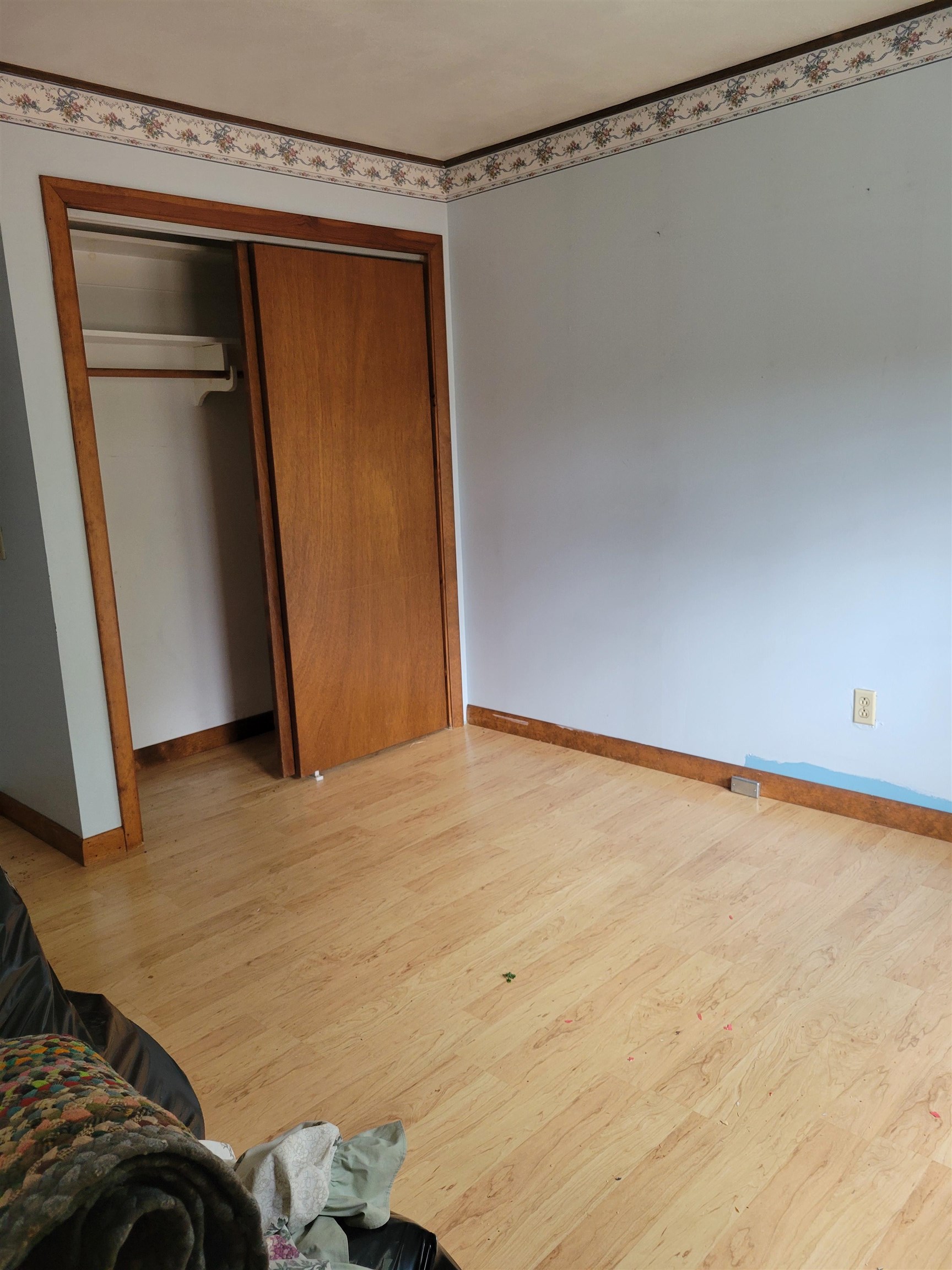 Weare, New Hampshire 03281, United States, 3 Bedrooms Bedrooms, ,1 BathroomBathrooms,Residential,Active,128273