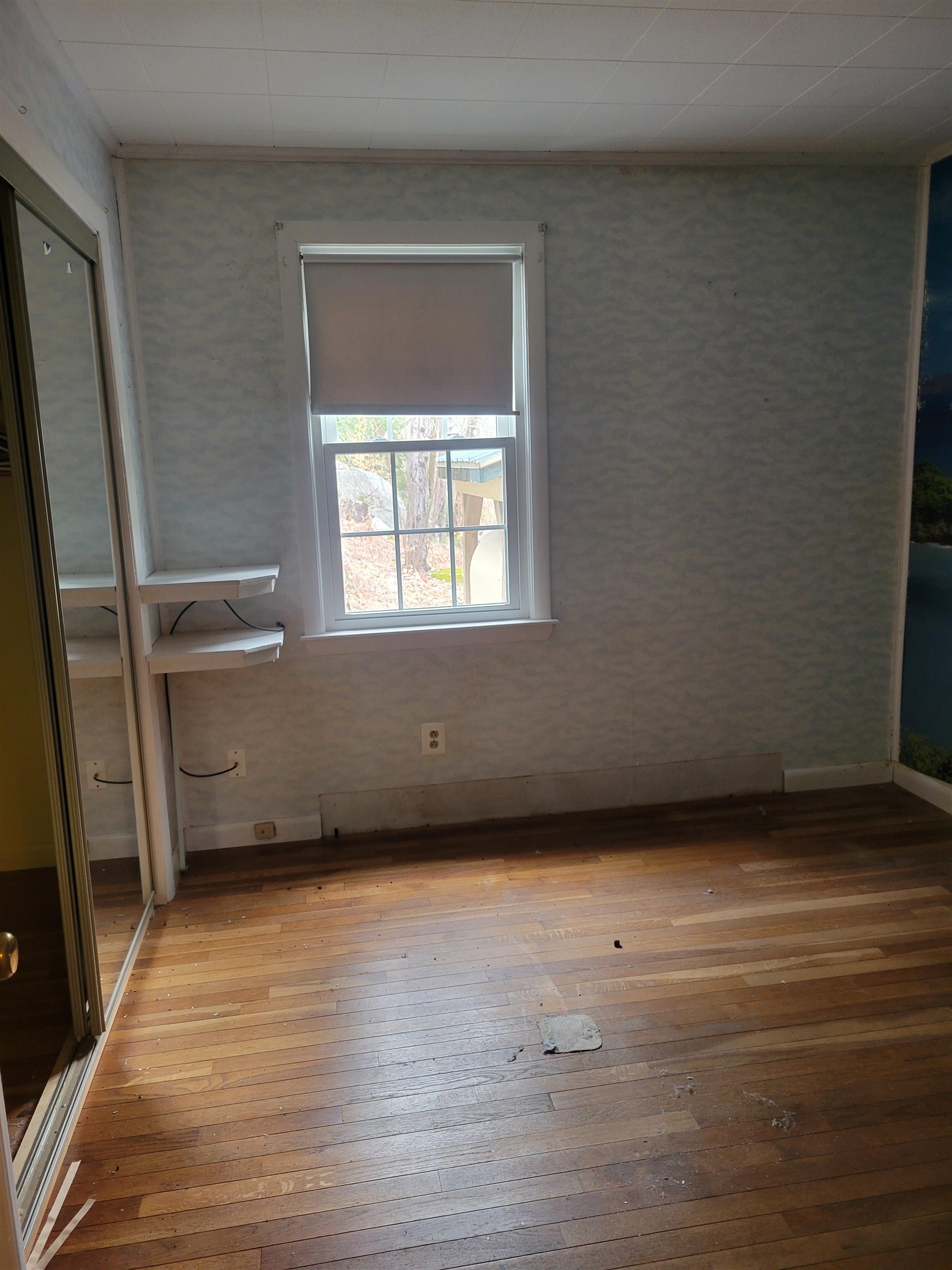 Weare, New Hampshire 03281, United States, 3 Bedrooms Bedrooms, ,1 BathroomBathrooms,Residential,Active,128273