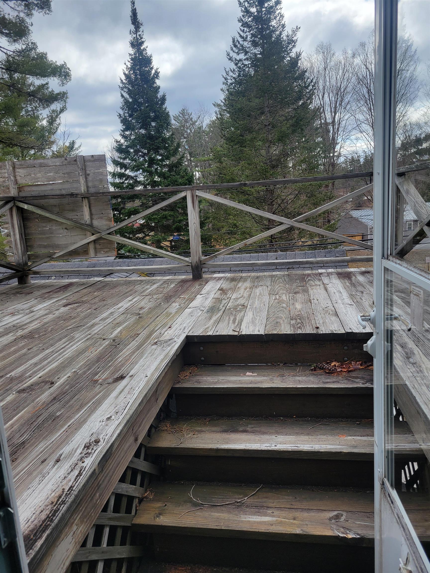 Weare, New Hampshire 03281, United States, 3 Bedrooms Bedrooms, ,1 BathroomBathrooms,Residential,Active,128273