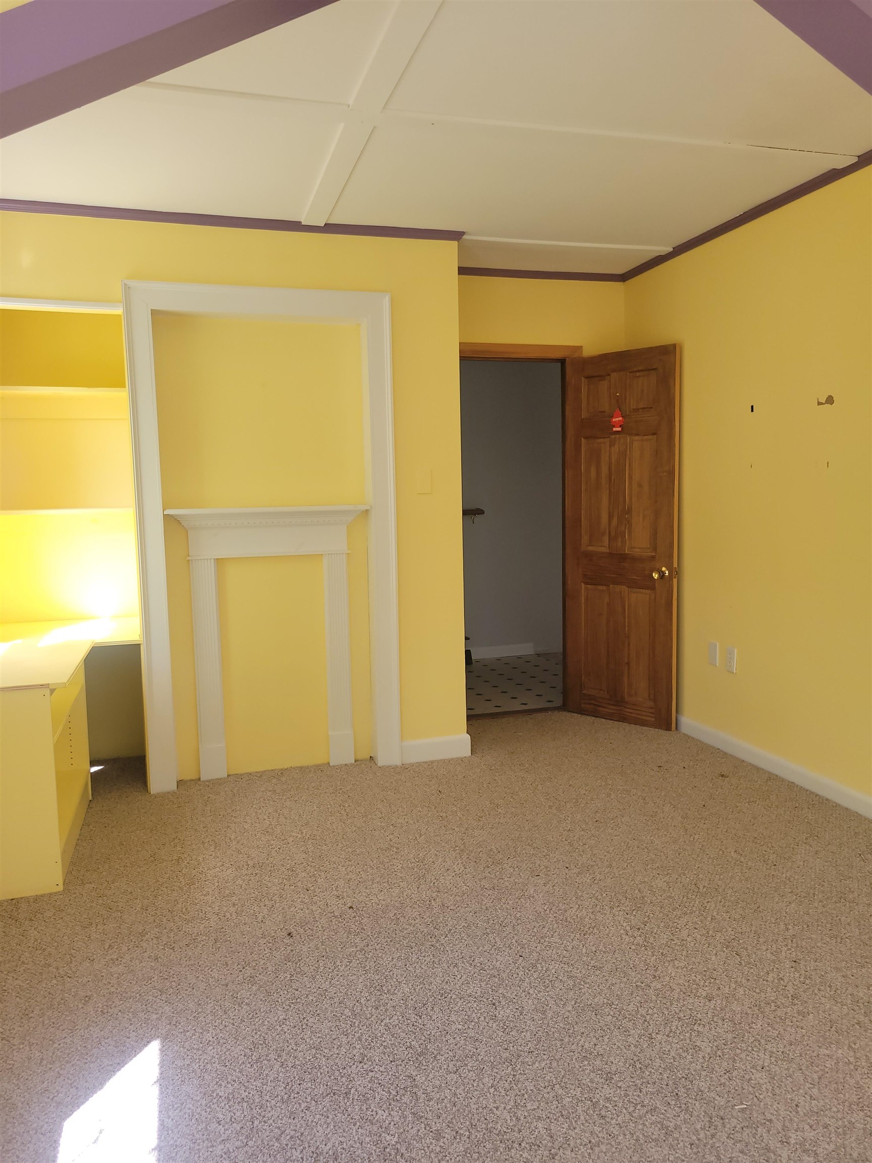 Weare, New Hampshire 03281, United States, 3 Bedrooms Bedrooms, ,1 BathroomBathrooms,Residential,Active,128273