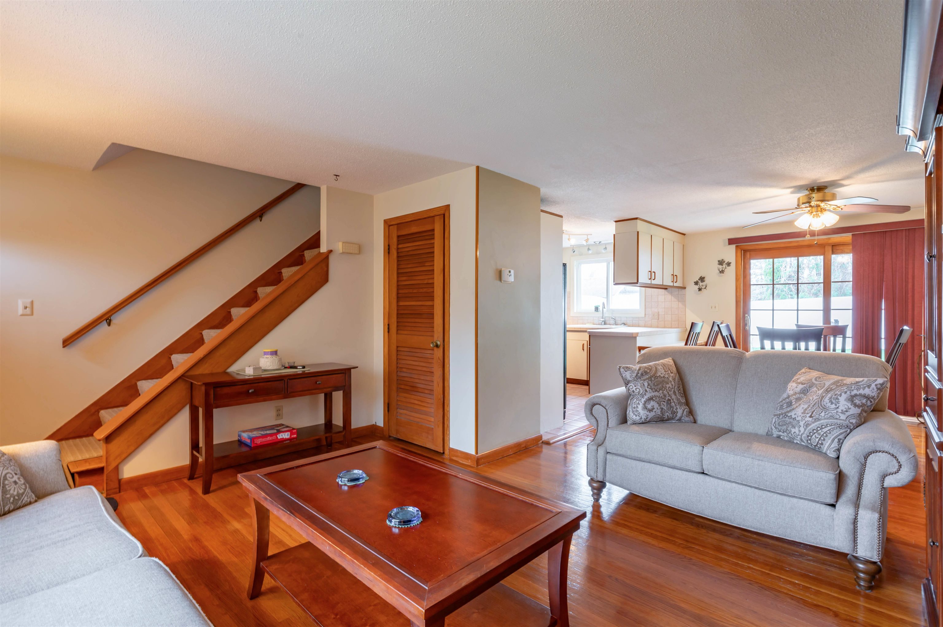 Hudson, New Hampshire 03051, United States, 2 Bedrooms Bedrooms, ,1 BathroomBathrooms,Residential,Pending,126198