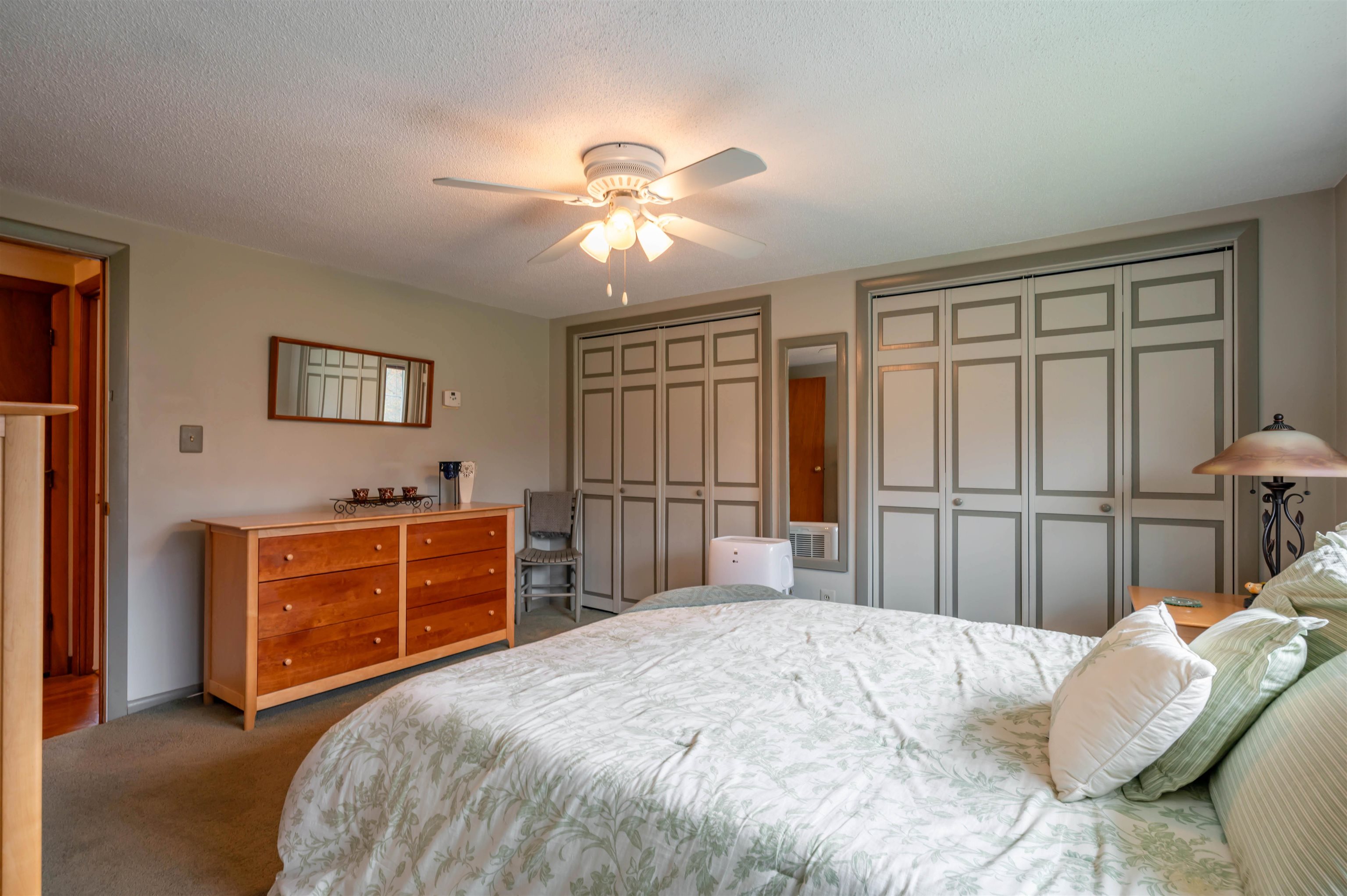 Hudson, New Hampshire 03051, United States, 2 Bedrooms Bedrooms, ,1 BathroomBathrooms,Residential,Pending,126198