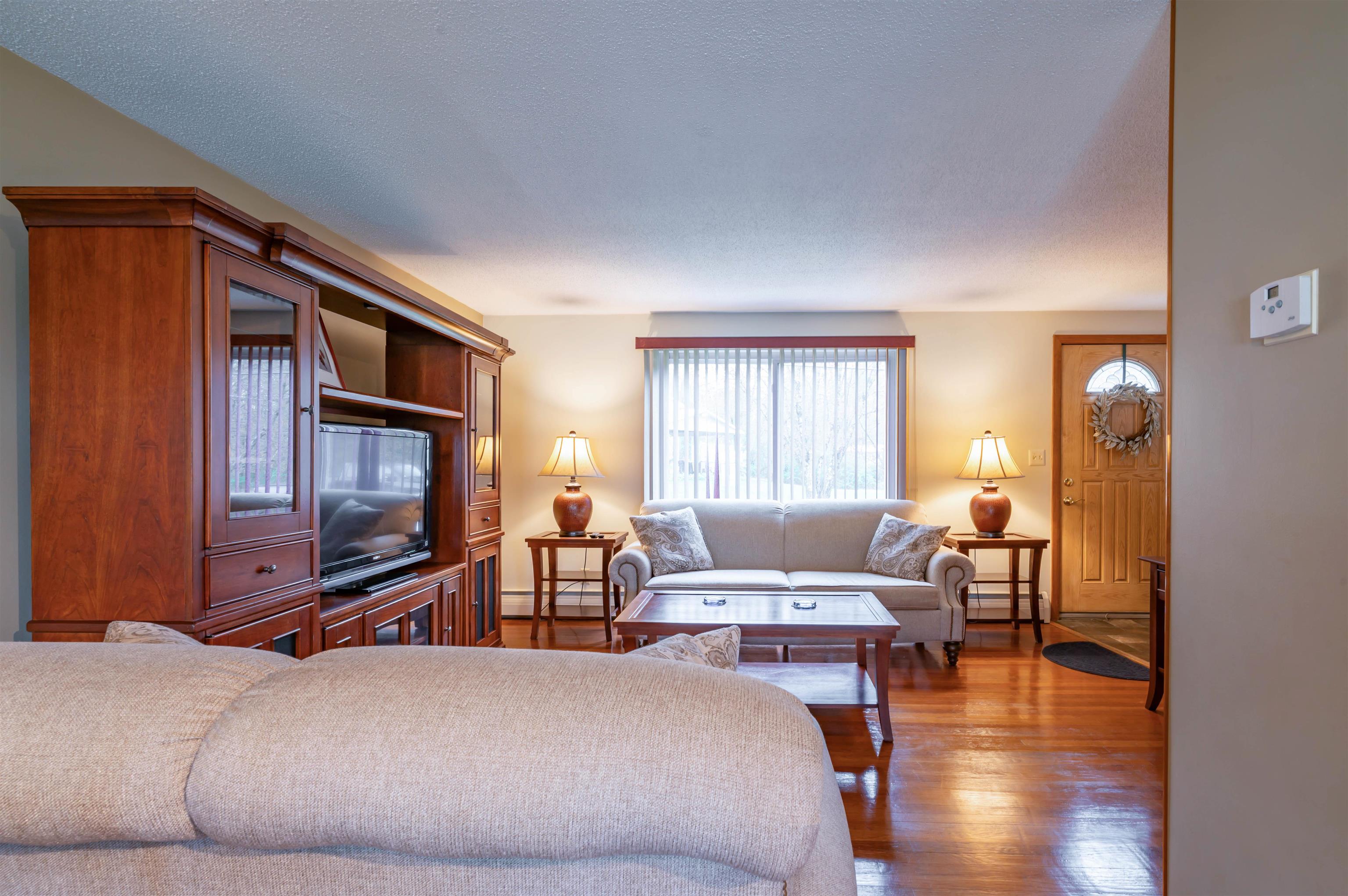 Hudson, New Hampshire 03051, United States, 2 Bedrooms Bedrooms, ,1 BathroomBathrooms,Residential,Pending,126198