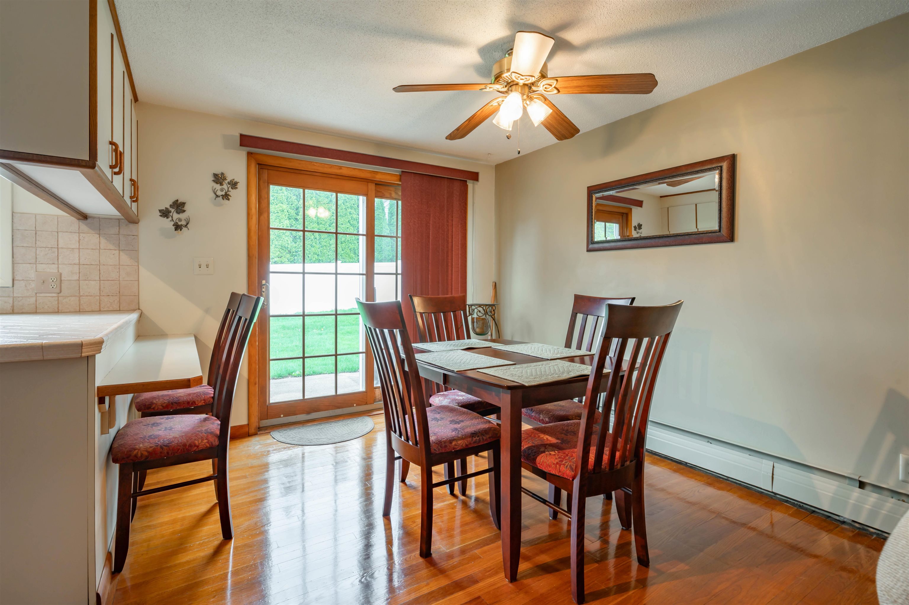 Hudson, New Hampshire 03051, United States, 2 Bedrooms Bedrooms, ,1 BathroomBathrooms,Residential,Pending,126198