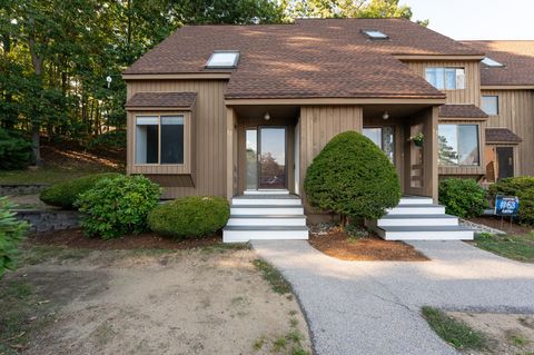 12 Clinton Court 12 Merrimack NH 03054