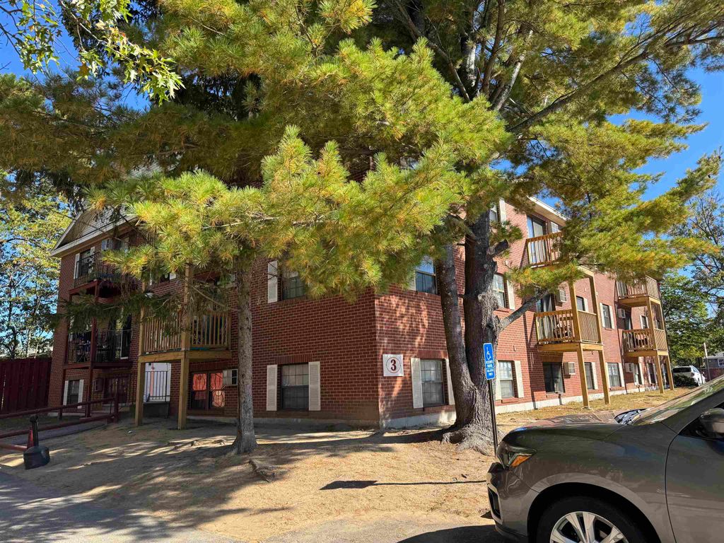 Photo of 12 East Side Drive #3-12, Concord, NH 03301 (MLS # 5063863)
