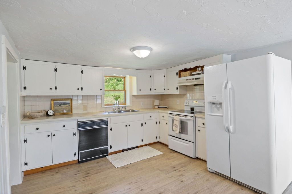 Photo of 88 North Water Street, Boscawen, NH 03303 (MLS # 5057752)